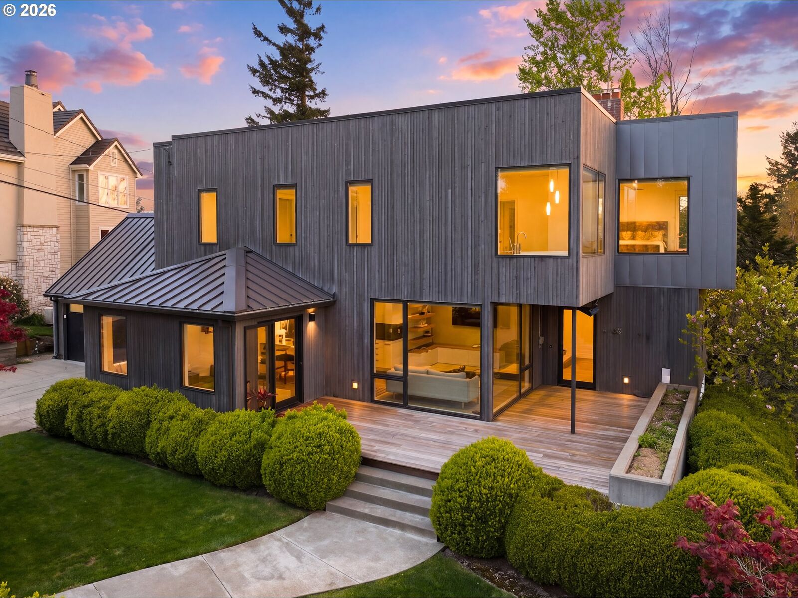 Property Photo:  4409 SW Carl Pl  OR 97239 