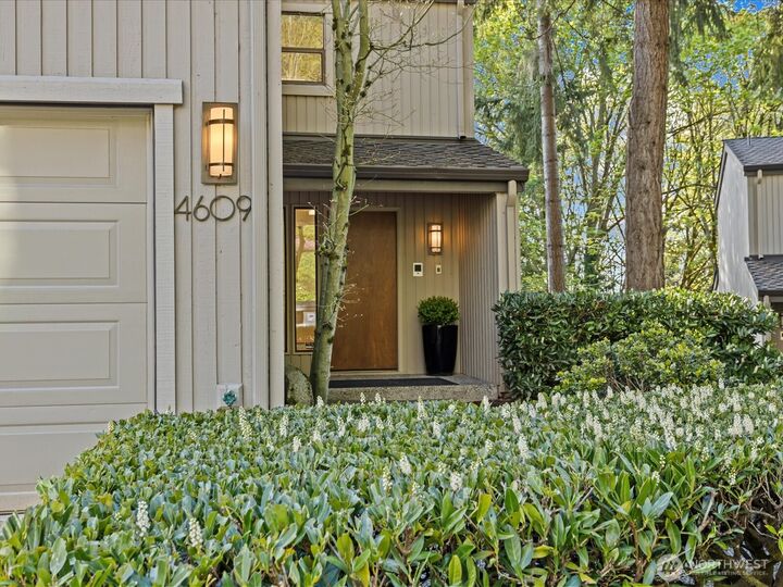 Property Photo:  4609  102nd Lane NE  WA 98033 