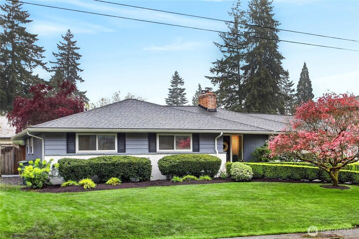Property Photo:  12627 SE 59th Street  WA 98006 