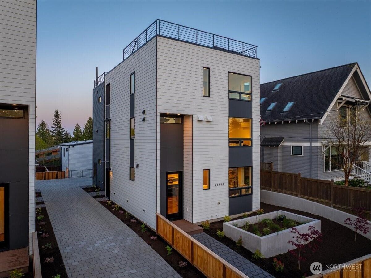 Property Photo:  4116 A  Burke Avenue N  WA 98103 