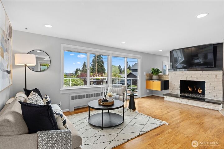 Property Photo:  747  Olympic Avenue  WA 98020 