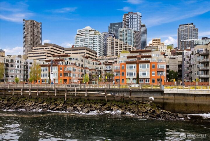 Property Photo:  1900  Alaskan Way 216  WA 98101 