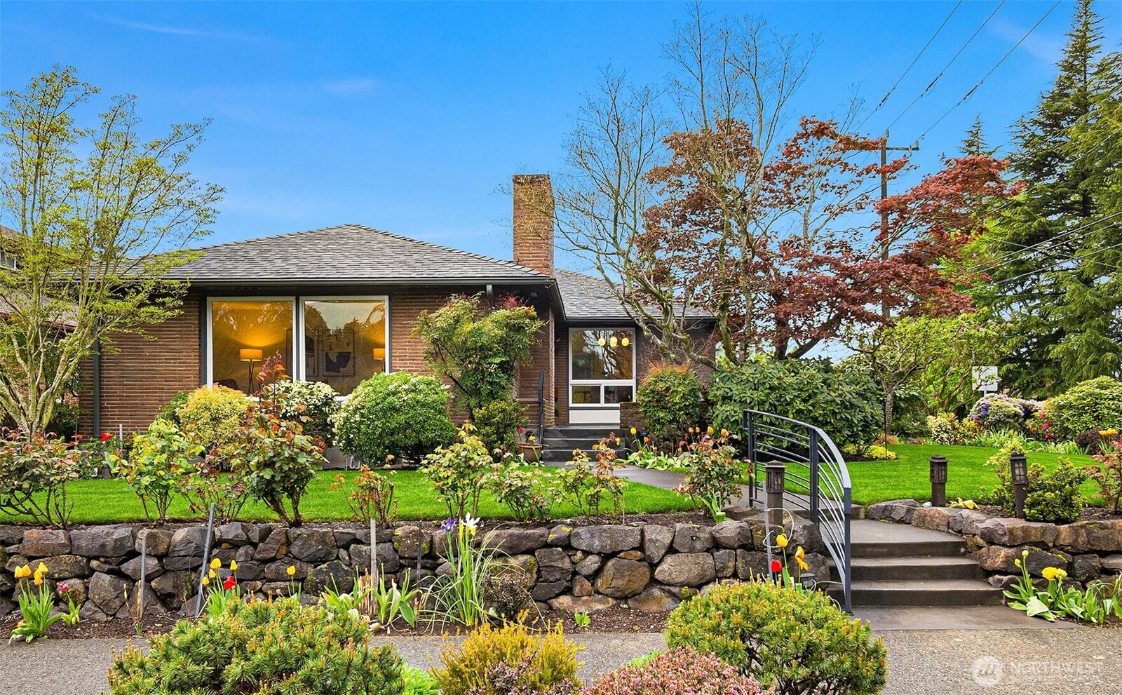 Property Photo:  6857  44th Avenue NE  WA 98115 