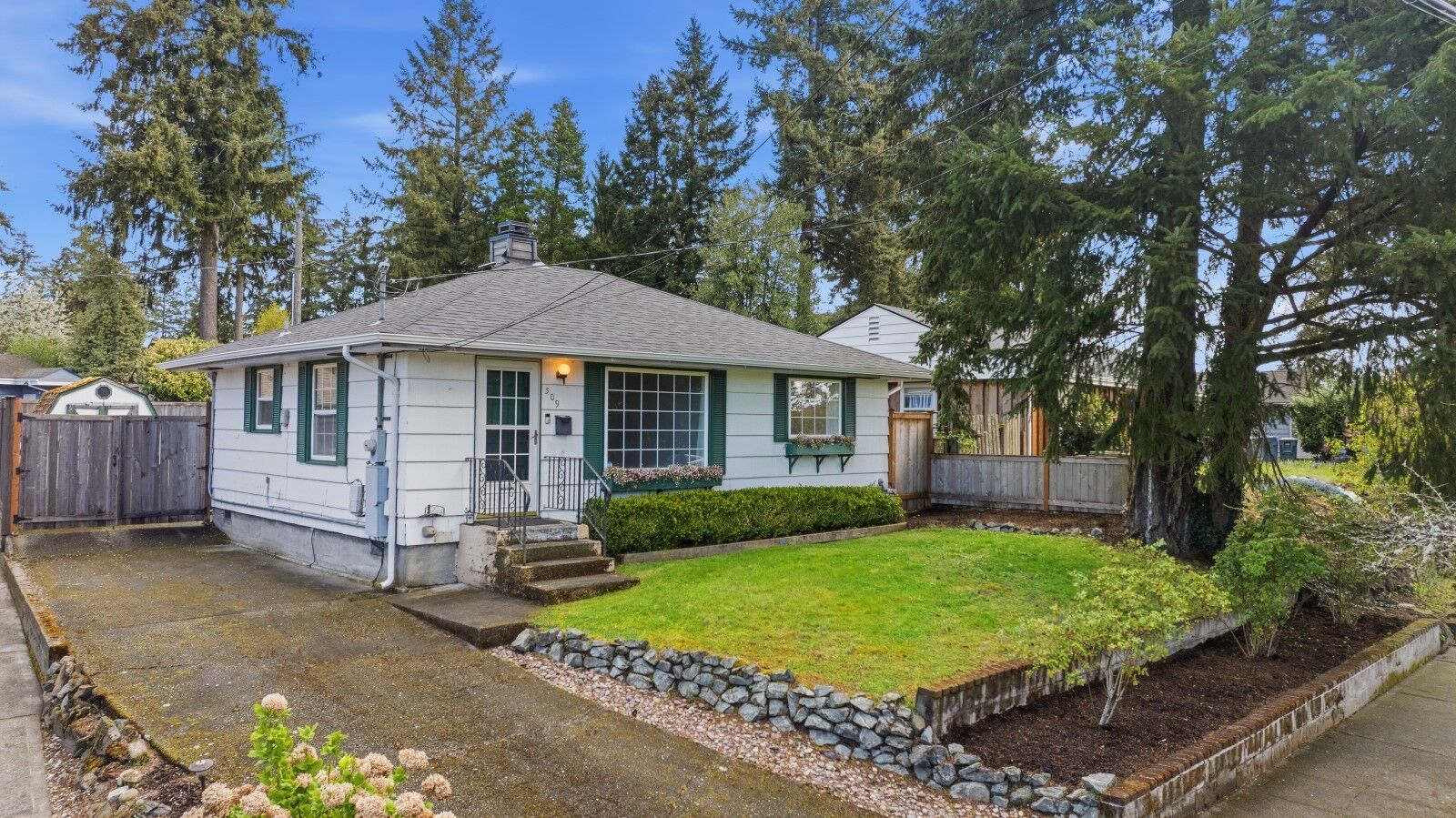 Property Photo: 509 Summit Avenue WA 98466