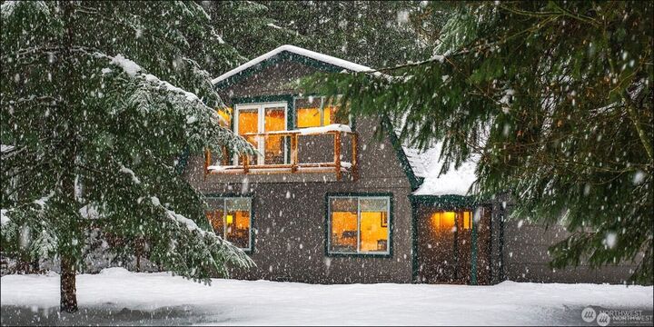 Property Photo:  16319  Alpine Drive E  WA 98022 