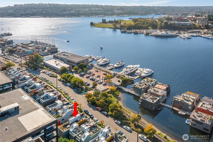 Property Photo: 2830 Fairview Avenue E WA 98102