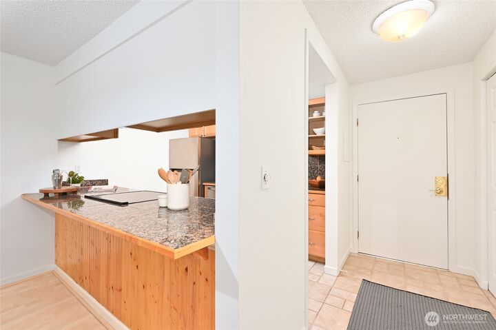 Property Photo:  3505 W Government Way 205  WA 98199 