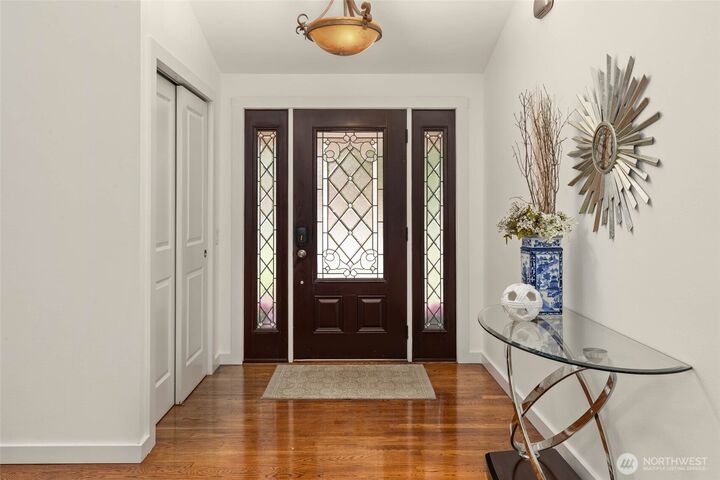 Property Photo:  4712  125th Avenue SE  WA 98006 