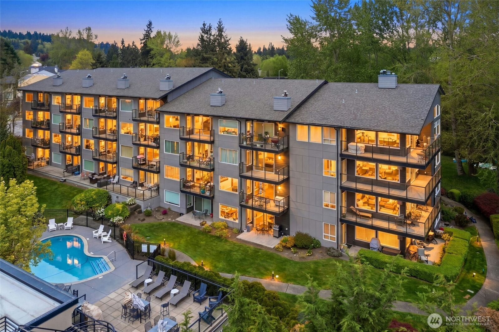 Property Photo:  9201 NE Juanita Drive 202  WA 98034 