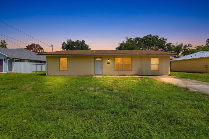 Property Photo:  333 SW Lucero Drive  FL 34983 