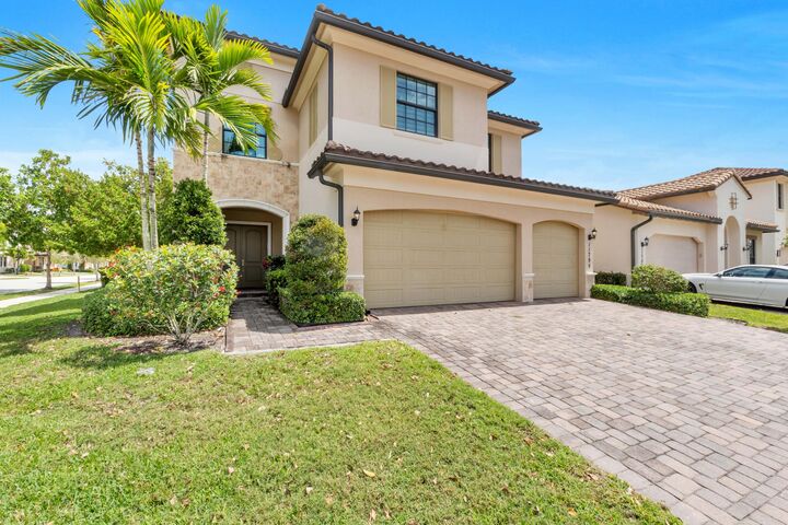 Property Photo:  11795 Waterway Circle  FL 33076 