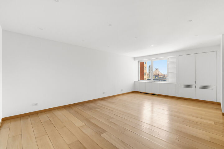 Property Photo:  25 Sutton Place S 14L  NY 10022 