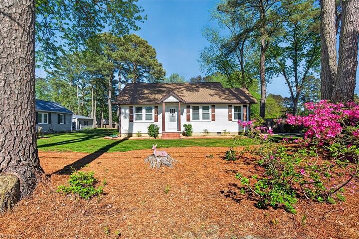 Property Photo:  77 Bunting Ln  VA 23662 