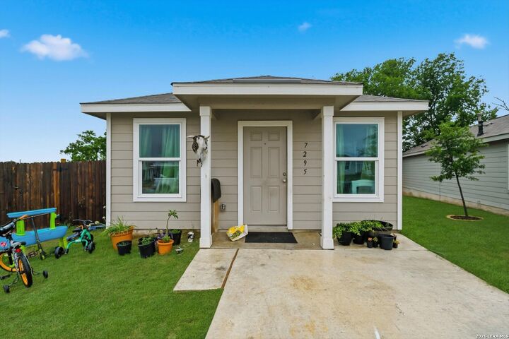 Property Photo: 7295 Pasture Run TX 78252