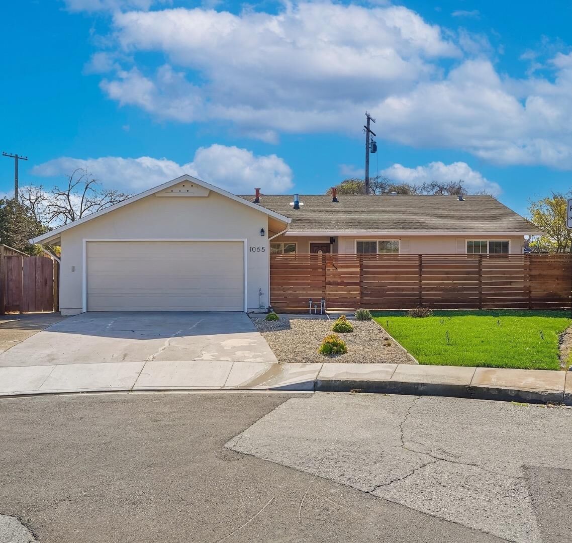Property Photo:  1055 Buchanan Court  CA 95051 