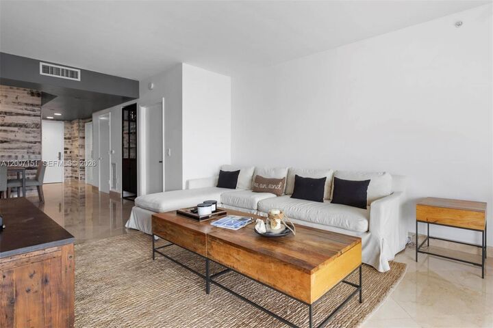 Property Photo:  4779 Collins Ave 1908  FL 33140 