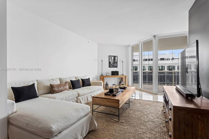 Property Photo:  4779 Collins Ave 1908  FL 33140 