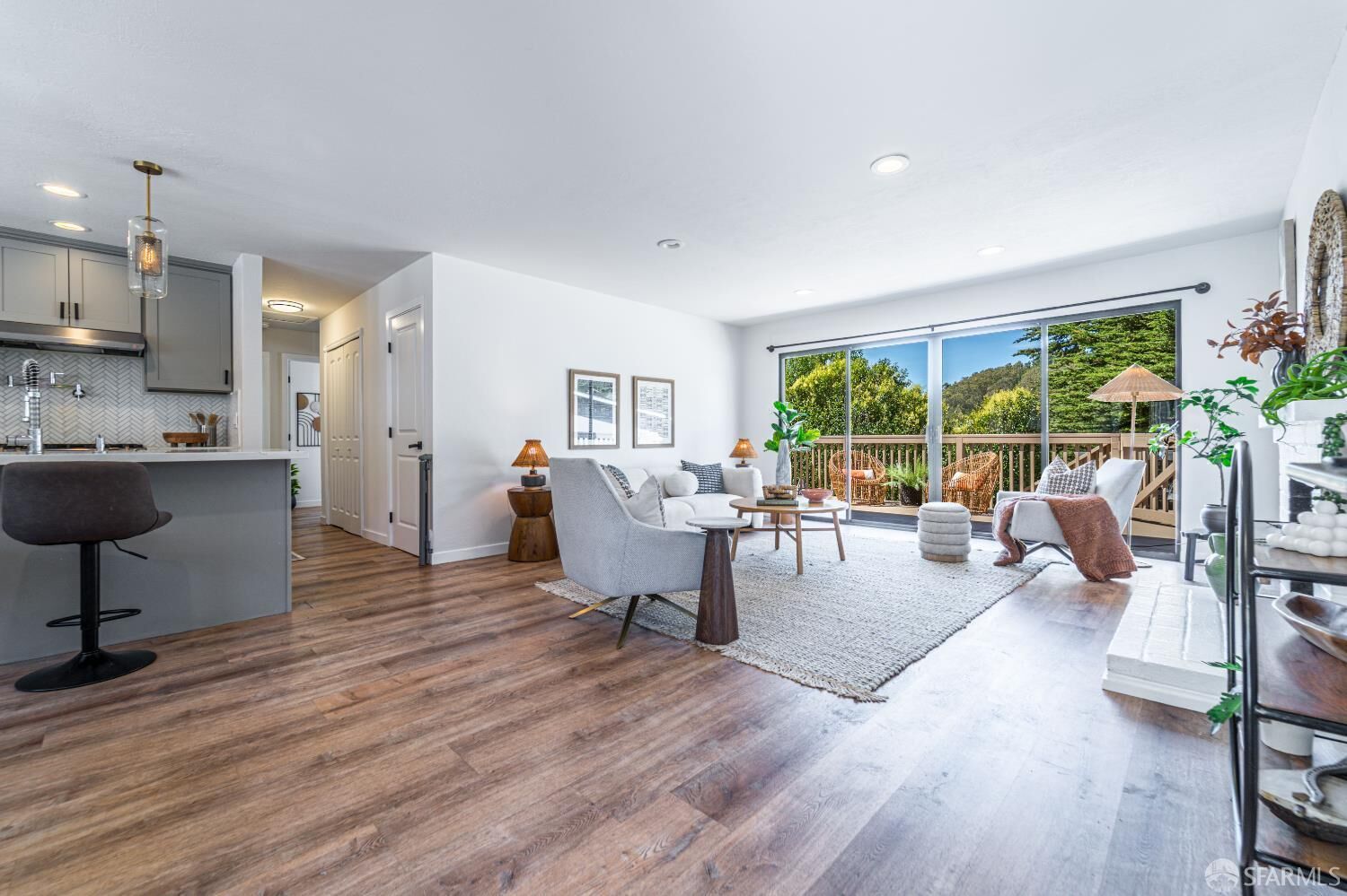 Property Photo:  935 Regina Way  CA 94044 