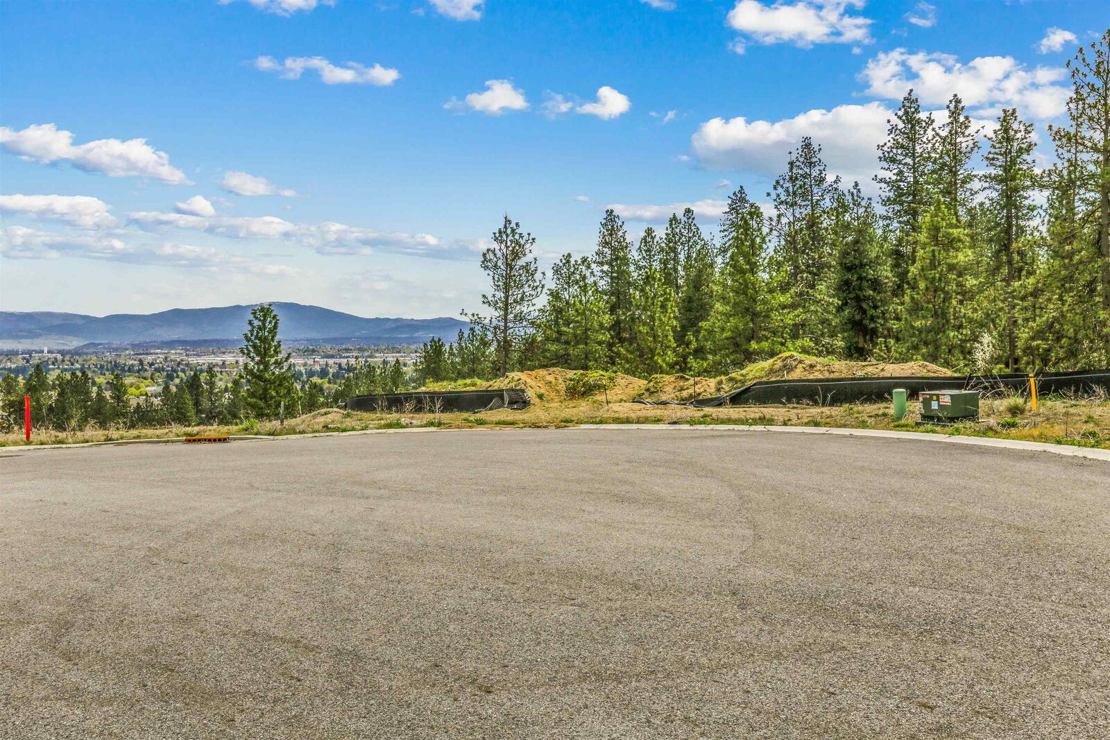Property Photo:  5101 N Scenic Ln  WA 99212 