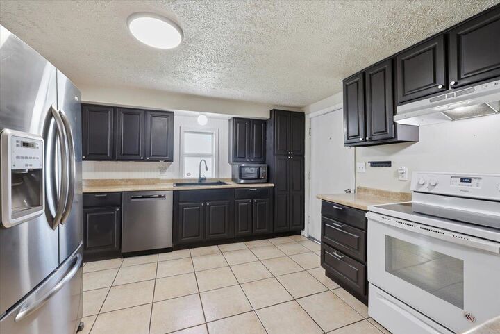 Property Photo:  1303 E Montgomery Ave  WA 99207 