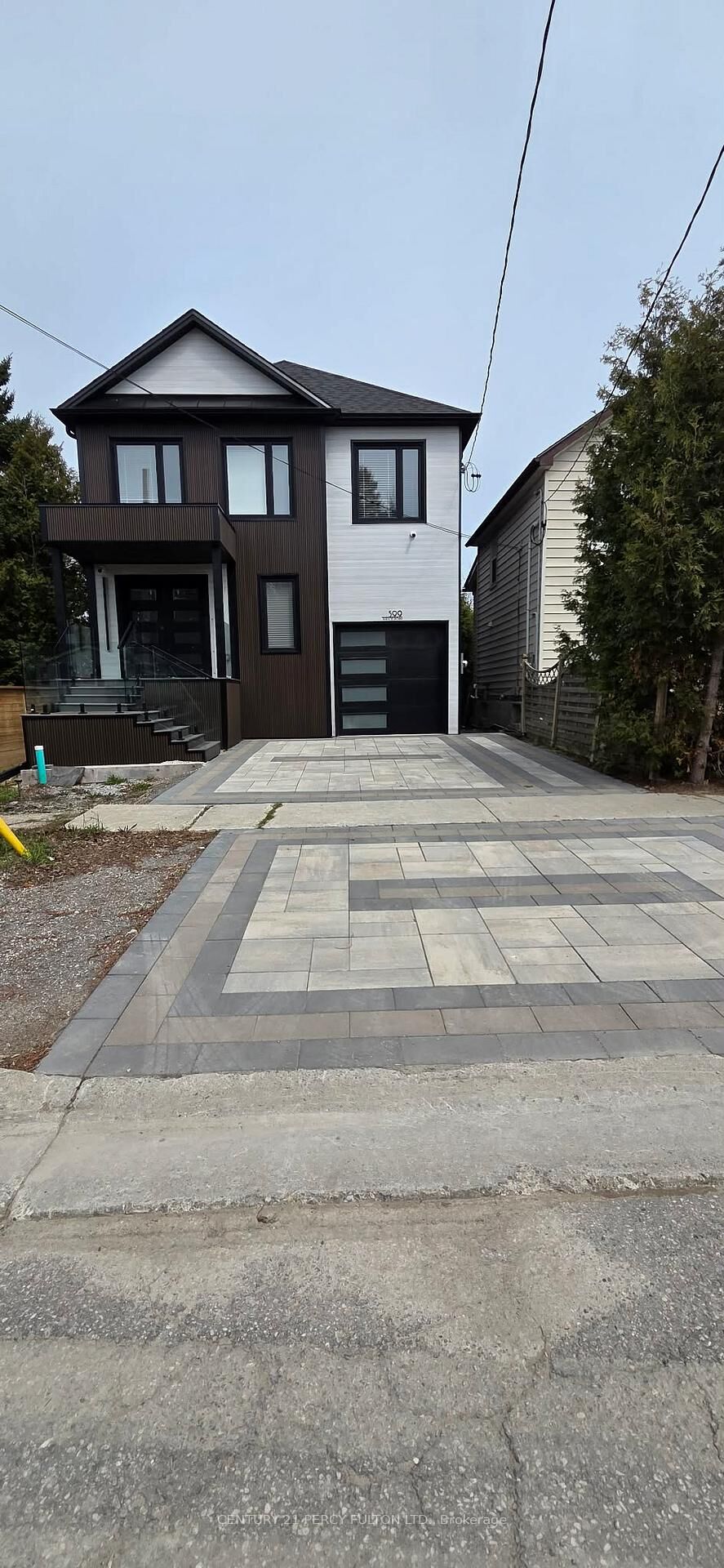 Photo de la propriété:  599 Burton Road  ON L1J 3Z9 
