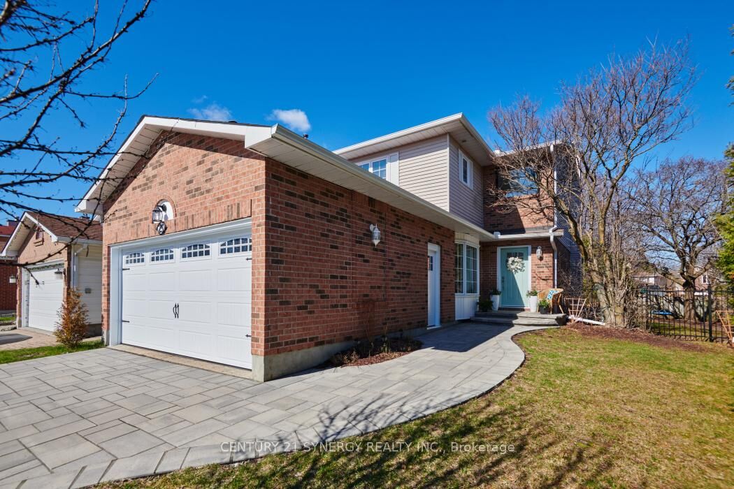 Property Photo:  25 Waterton Crescent  ON K2M 1Y8 