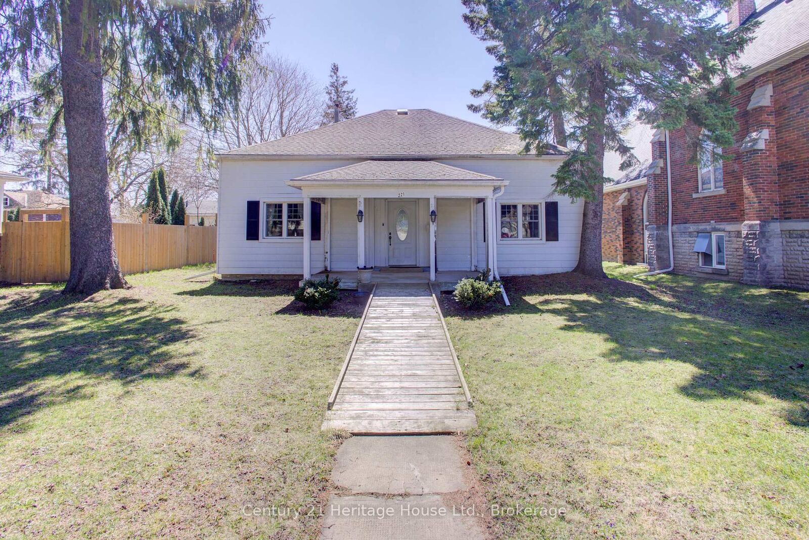Property Photo:  221 Lambton Street E  ON N0G 1R0 