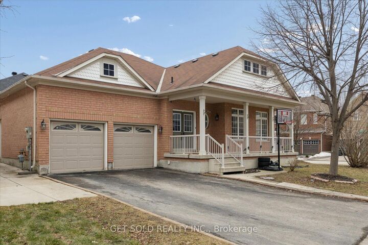 Property Photo: 16 Deerchase Road ON L6P 2L4