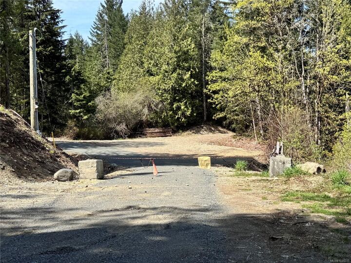 4621 Tipperary Rd — photo 1