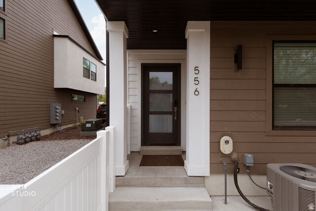 Property Photo: 556 E 7215 S UT 84047
