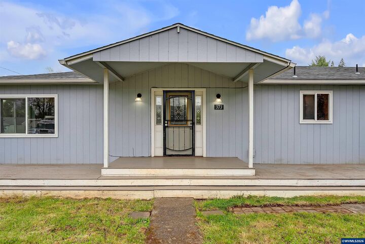 Property Photo:  373 SW Church St  OR 97338 
