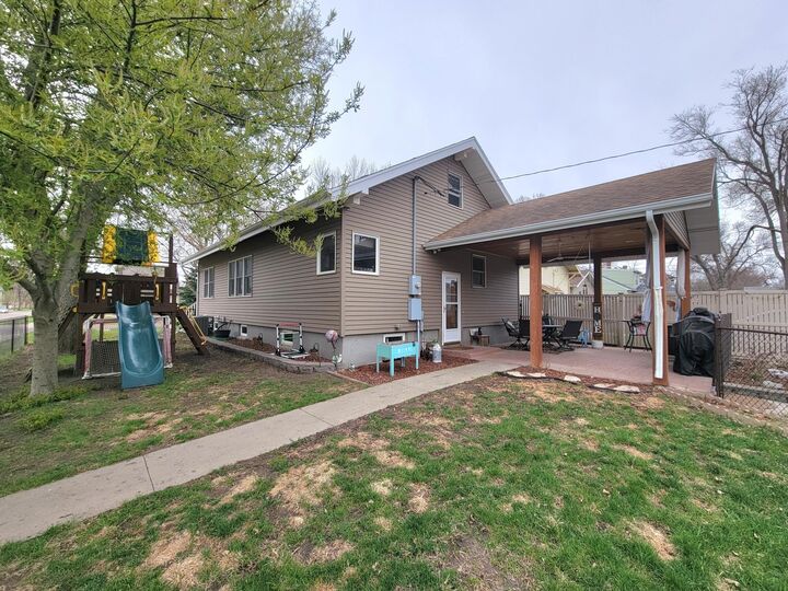 Property Photo: 1302 S 2nd Street SD 57401