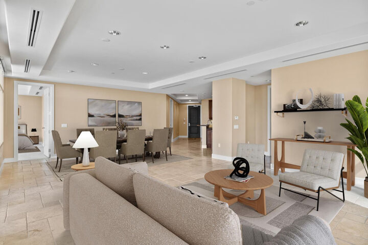 Property Photo:  2211 E Camelback Road Unit 604  AZ 85016 