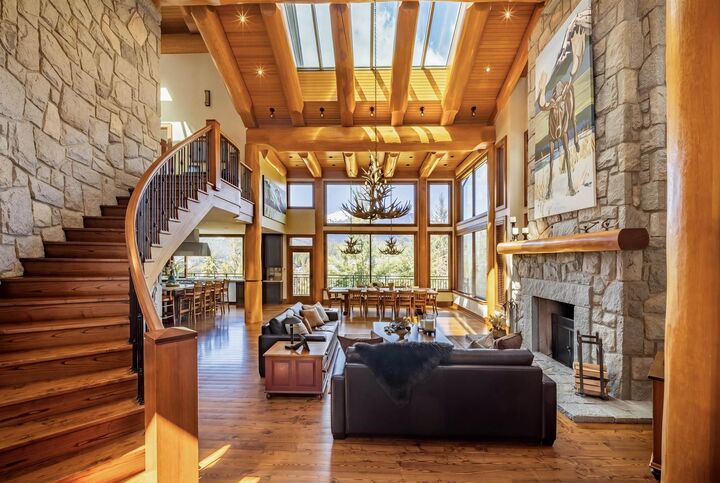 Property Photo: 3803 Sunridge Place BC V0N 1B3