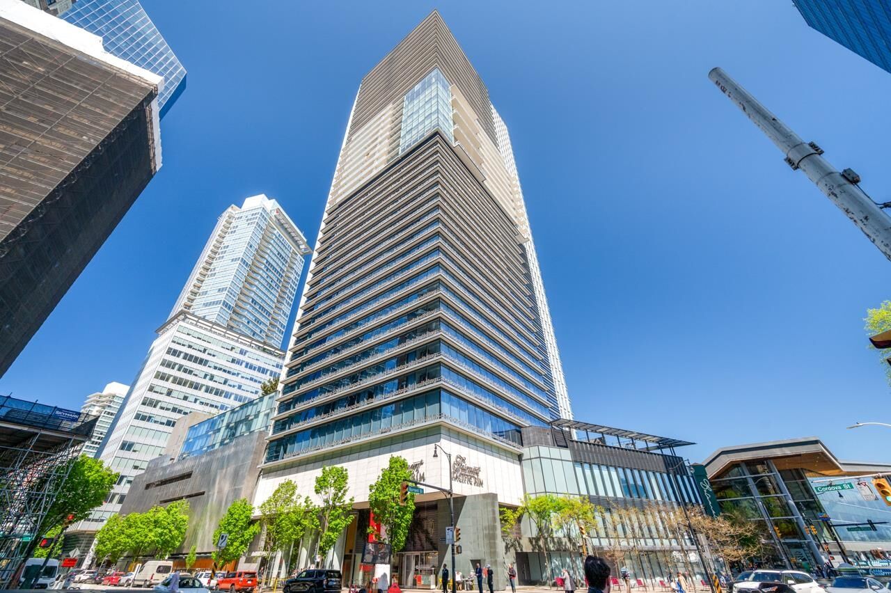 Property Photo: 1011 W Cordova Street 2705 BC V6C 0B2