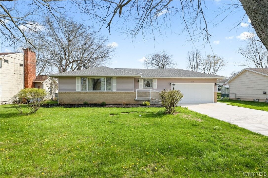 Property Photo:  1848 Bedell Road  NY 14072 