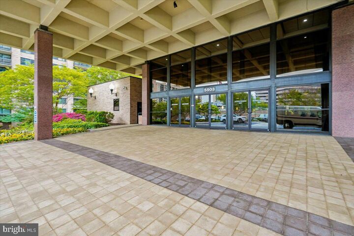 Property Photo:  5501 Seminary Road 1703S  VA 22041 