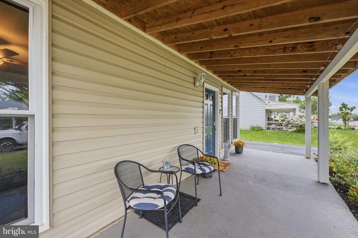 Property Photo:  243 Kent Drive  VA 20111 