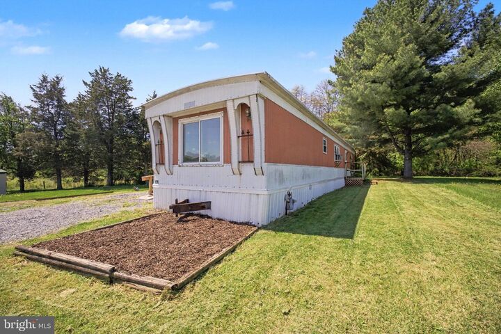 Property Photo:  103 Florence Drive  PA 17022 