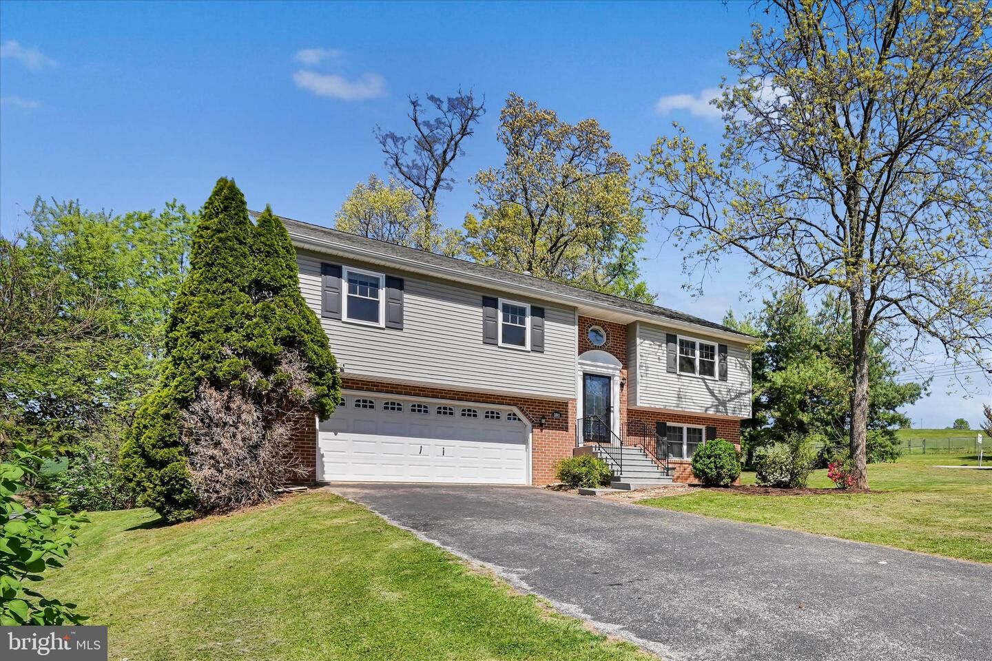 Property Photo:  301 Larkin Drive  PA 17356 