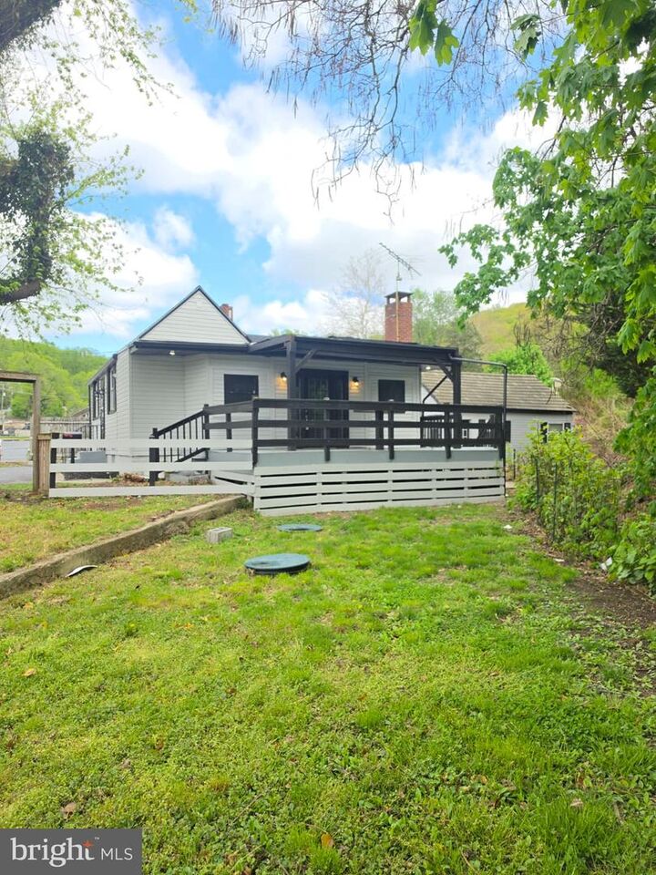 Property Photo:  2901 Pricetown Road  PA 19560 