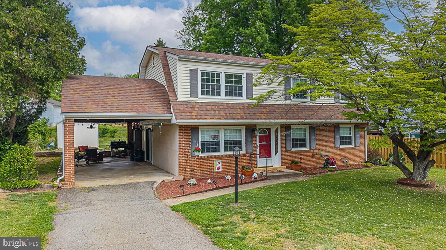 Property Photo: 13026 Kingswell Drive VA 22193