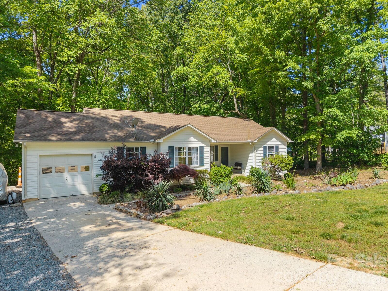 Property Photo:  125 Mills Forest Lane  NC 28117 