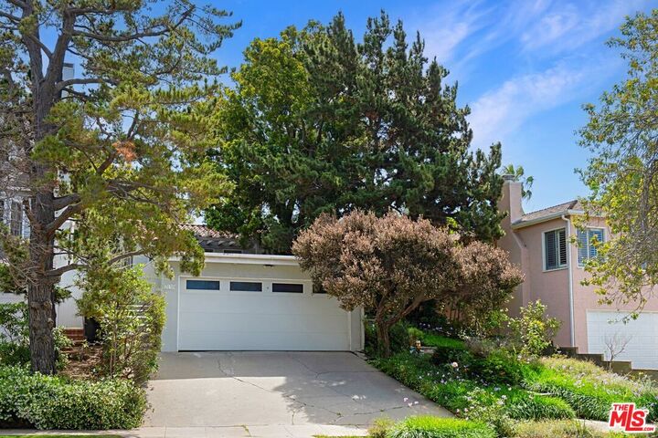 Property Photo:  2138 Holmby Ave  CA 90025 