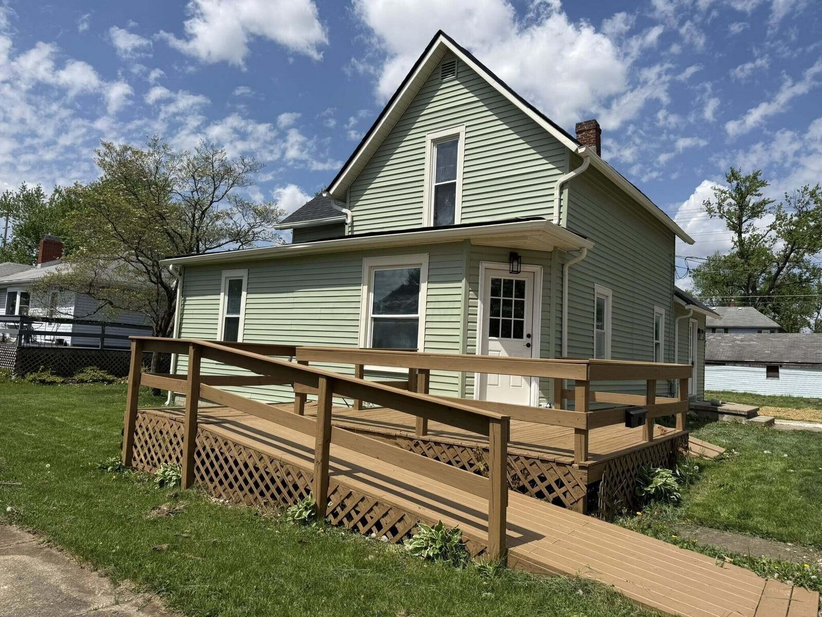 Property Photo:  207 S Harrison Street  OH 43050 