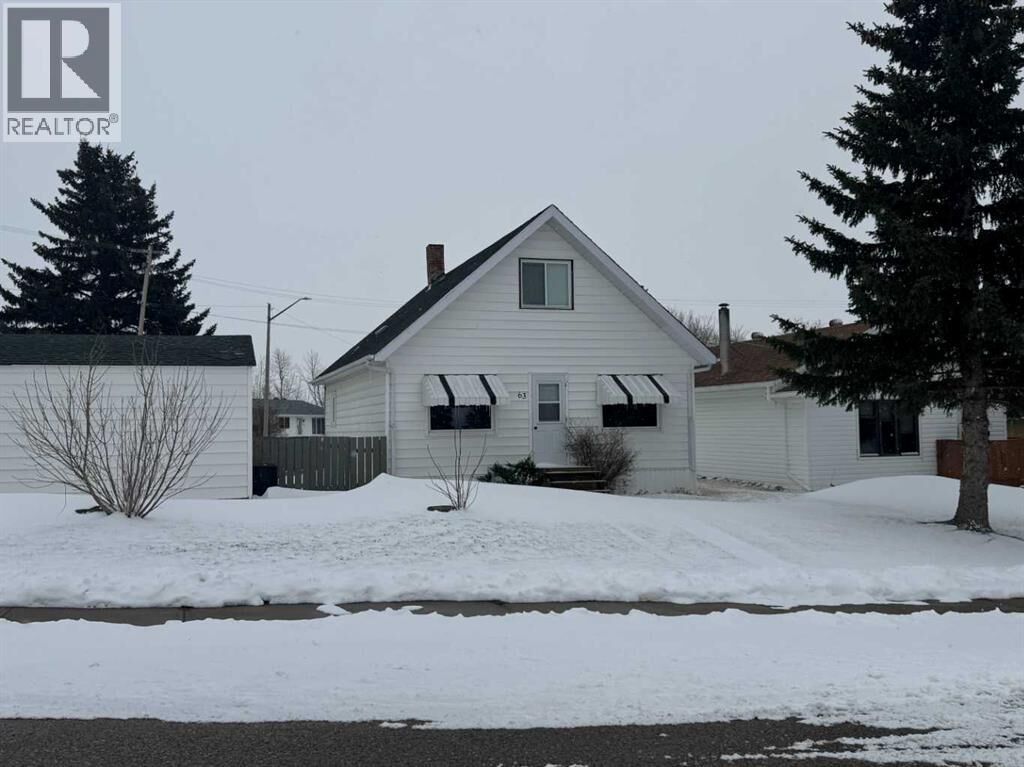 Property Photo: 61 Mackenzie Avenue AB T0B 2E0