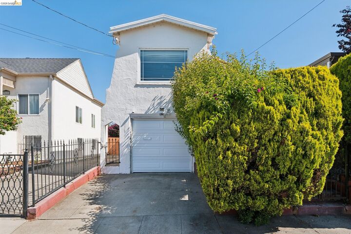 Property Photo:  978 43rd St  CA 94608 