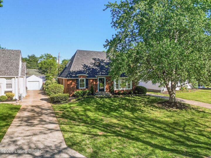 Property Photo:  203 Don Allen Rd  KY 40207 