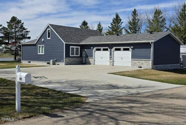 Property Photo:  309 Birch Street W  ND 58442 