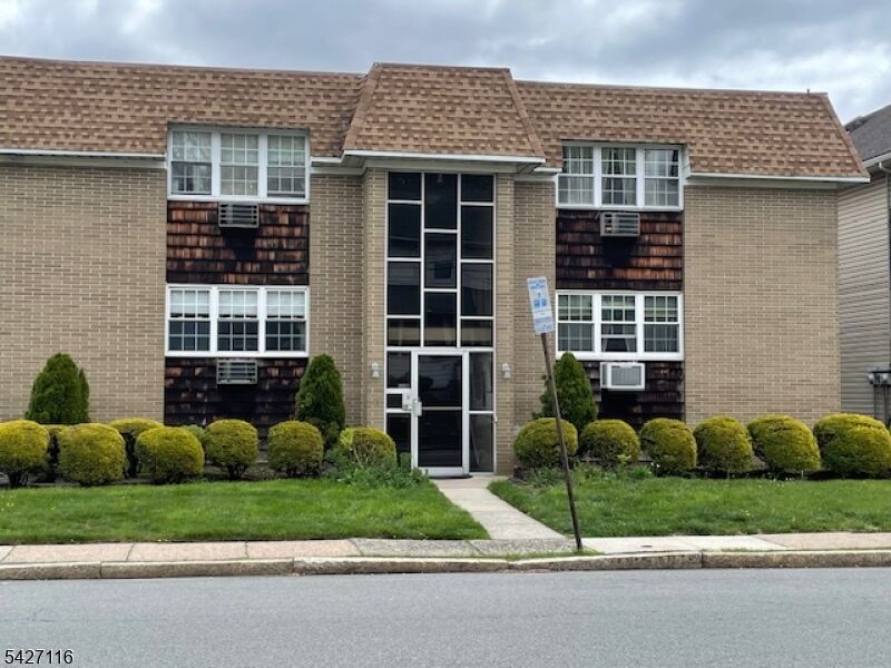 Property Photo:  24 Union Ave 4  NJ 07110 